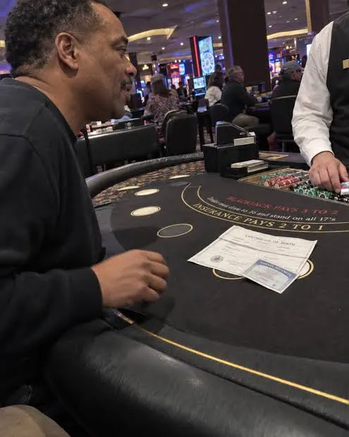 Social casino rules and simulated result reading